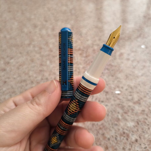 Daniel Hechter pen new