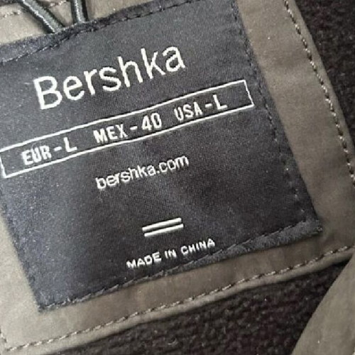 Ανδρικό χοντρό μπουφάν Bershka μεταχειρισμένο, νούμερο large, χακί
