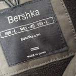 Ανδρικό χοντρό μπουφάν Bershka μεταχειρισμένο, νούμερο large, χακί