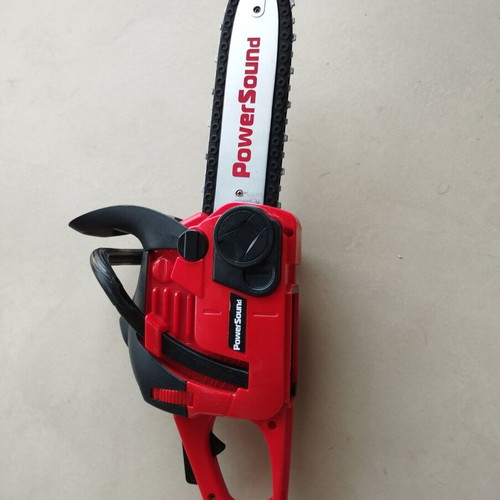 Children's chainsaw like new for big handymen