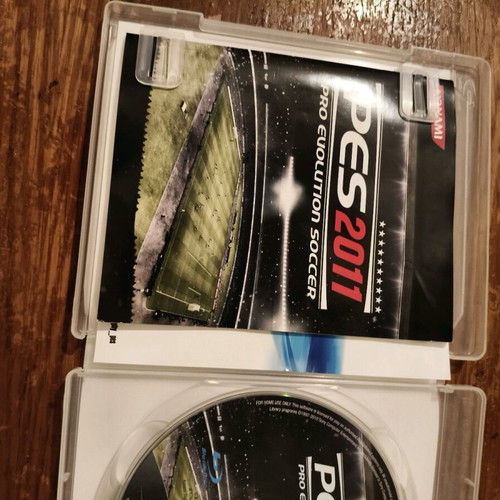 PES 2011 PlayStation 3 like new with booklet