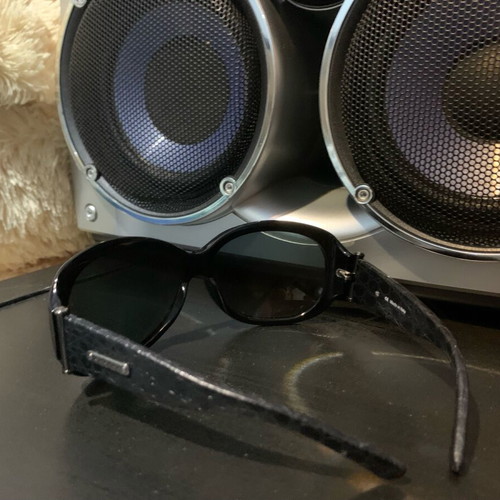 Celine sunglasses with brown case, like new, minimal luxury