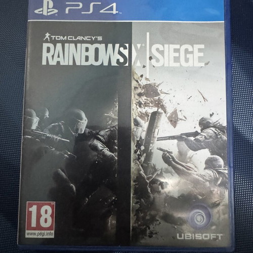 Tom Clancy's Rainbow Six Siege PS4 game like new, complete
