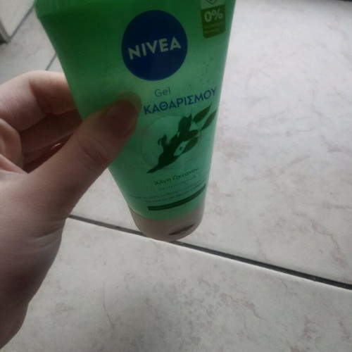 Nivea Gel and Clean & Clear Face Cleansing Pack