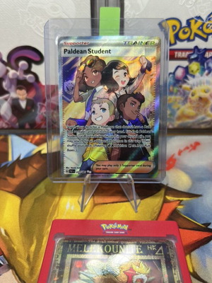 Κάρτα Paldean Student Pokemon Paldean Fates Full Art Ultra Rare σε άριστη κατάσταση