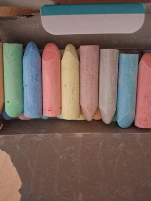 ELC Thick Children's Chalks used, pack of 20, bits & Basics
