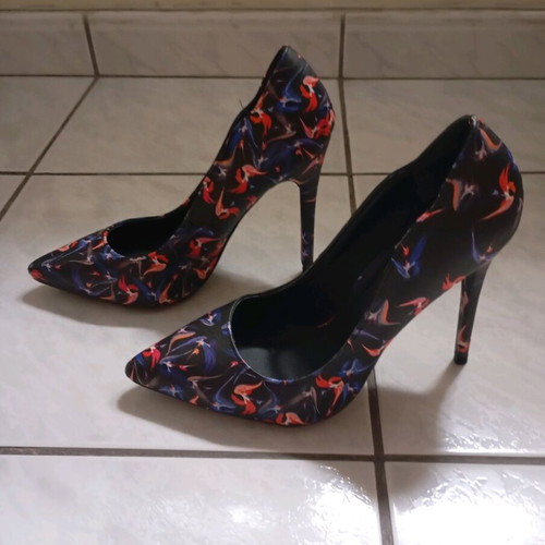 Migato pumps like new, black with blue and red patterns