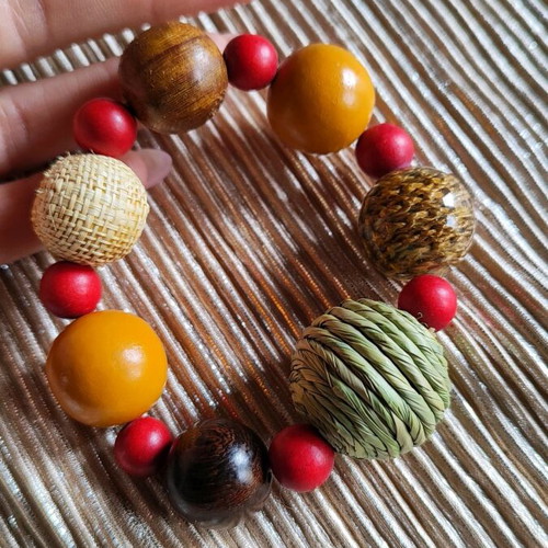 Colorful bracelet with wooden beads like new