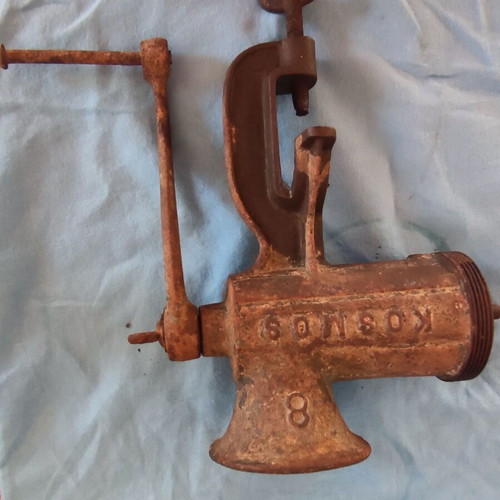 Meat grinder vintage used, broken side