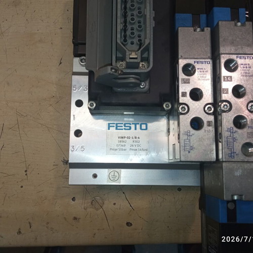 Festo Pneumatic Islands set of 2 islands and 6 fittings, new