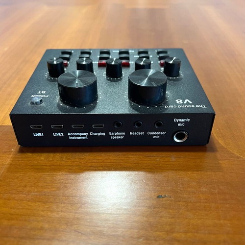 V8 external professional sound card with Bluetooth connection like new