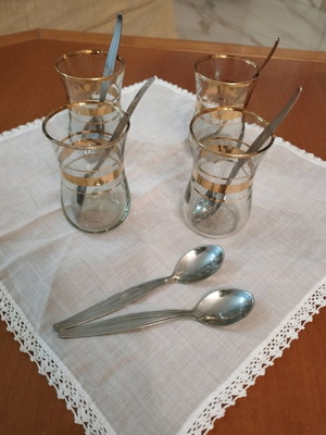 Authentic Tulip Tea Set with 4 Glasses, 6 Güllü Spoons and Handmade Doily