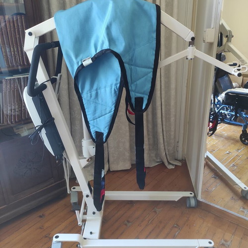 Patient Lift with Rechargeable Battery like new, up to 150 kg