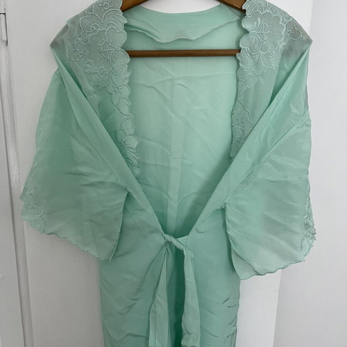 Vintage robe like new, turquoise, size medium-large
