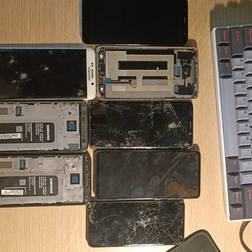 Samsung mobile phones for parts used