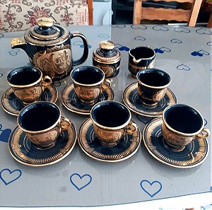 Σερβίτσιο καφέ, σκούρο μπλε με αρχαίες Ελληνικές προτομές....
