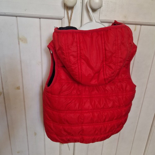 Red baby sleeveless vest Losan like new, age 2 years