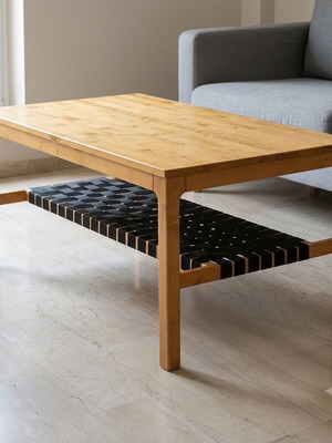 Τραπεζάκι σαλονιού IKEA Narvik μεταχειρισμένο, μασίφ ξύλο πεύκου με πλεκτό ράφι