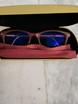 Mr. Gain Sophia women's eyeglass frame used, burgundy