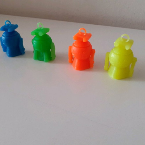Robots from old ice creams like new