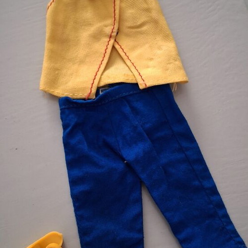 Sindy Pedigree doll clothes set
