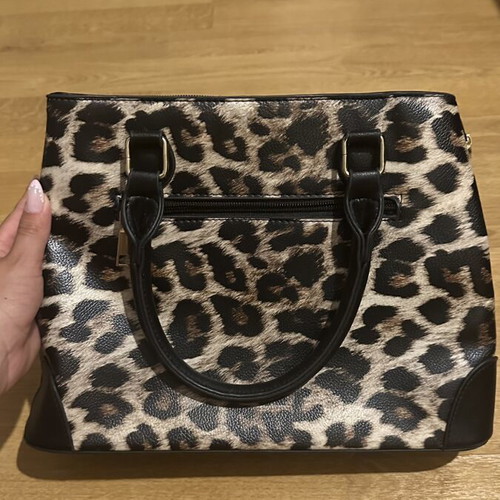 Handbag like new with leopard print
