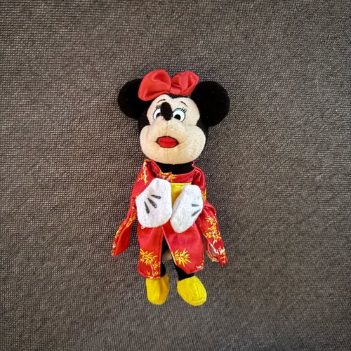 Minnie Mouse Disney figure with kimono outfit like new, 16cm