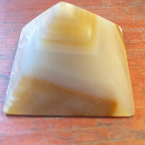 Pyramid brown onyx like new