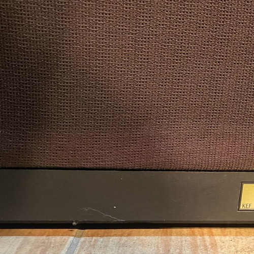 KEF 304 Series II speakers used, excellent sound, made in England