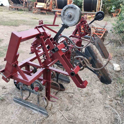 Cotton cultivator used 5-row