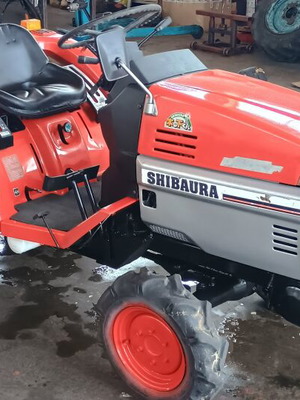Shibaura P155F 4x4 17hp tractor like new, 2006, 606 hours