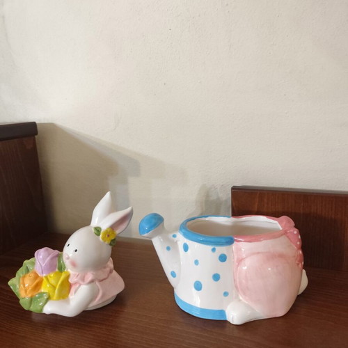 Decorative bunny like new with storage space