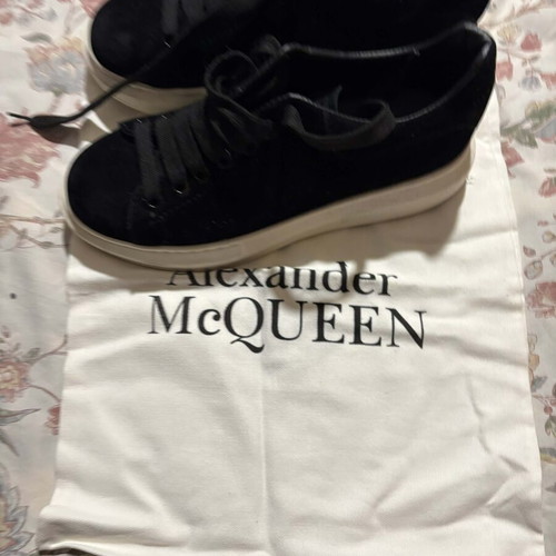 Alexander McQueen black suede sneakers like new, size 40
