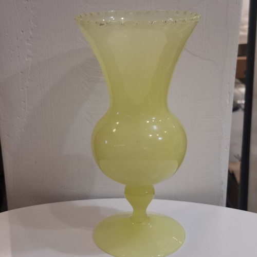Uranium opaline vase from 1930-1940, used
