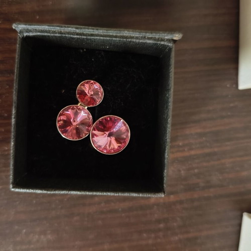 925 ring new with three large pink stones, adjustable
