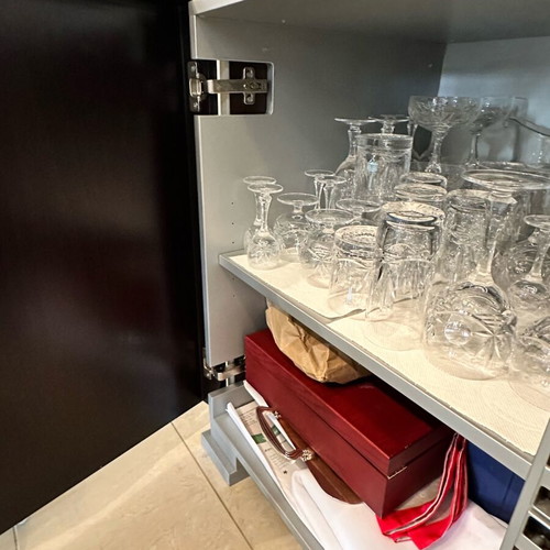 Buffet like new 2.10 by 55