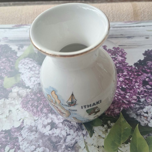 Porcelain vase Ithaki used with gold trim and map design