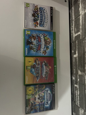 Skylanders games for PS3 and Xbox One used, set of 4