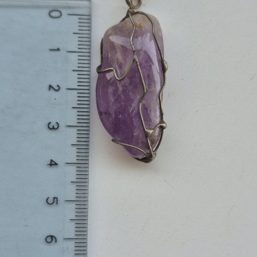 Amethyst pendant with wire design