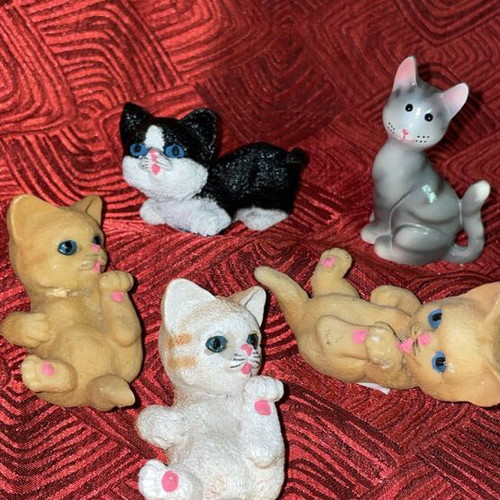 Playful cat figurines set of 5 new