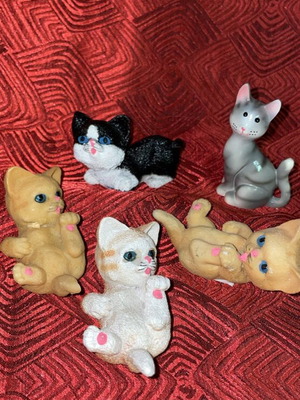 Playful cat figurines set of 5 new
