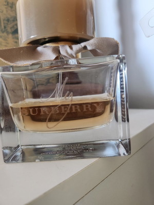 Burberry women's perfume used, half bottle, 90 ml Eau de Parfum