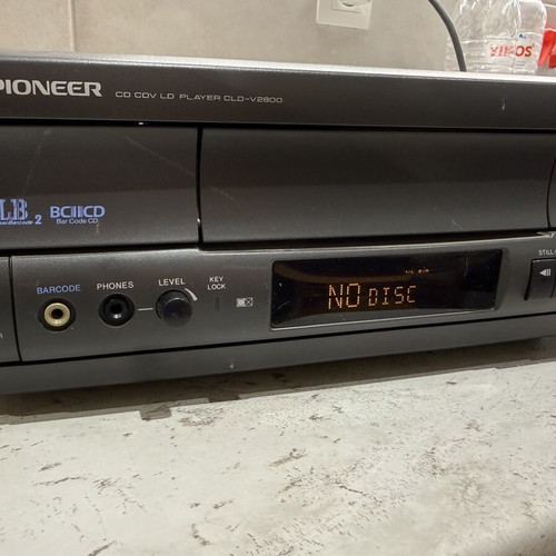 Pioneer Laserdisc Player, NTSC, 220V converted, with remote