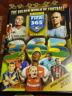 FIFA 365-2025-PANINI σαν καινούργιο, με 277 αυτοκόλλητα