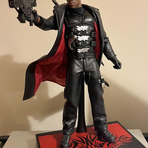 Blade II 1/6 Present Toys collectible figure like new in box