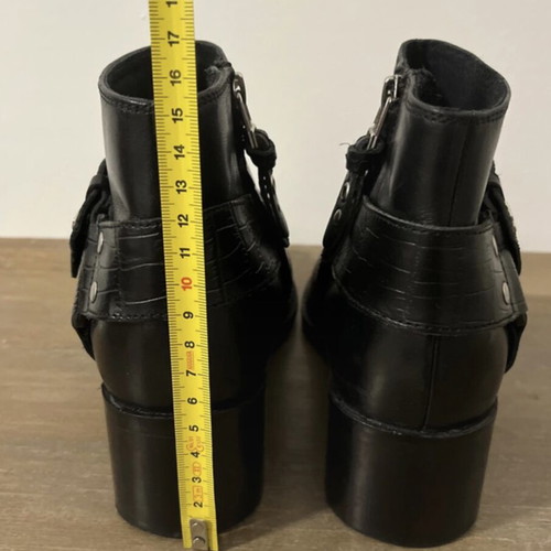 Gioseppo leather ankle boots like new, size 37, black with buckles