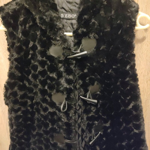 Black fur vest with hearts like new with hood