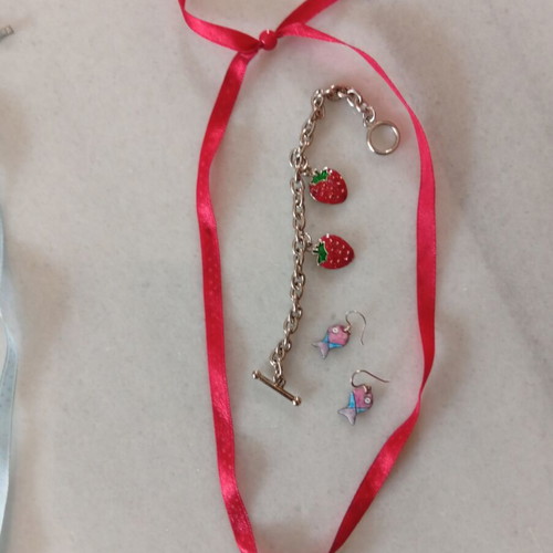 Youth jewelry sets with turquoise and red satin chokers