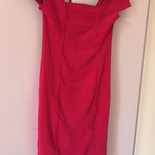 Fuchsia dress tight above the knee like new, Tally Weijl size M