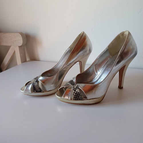 SugarFree peep toe shoes size 39 used, multicolor silver